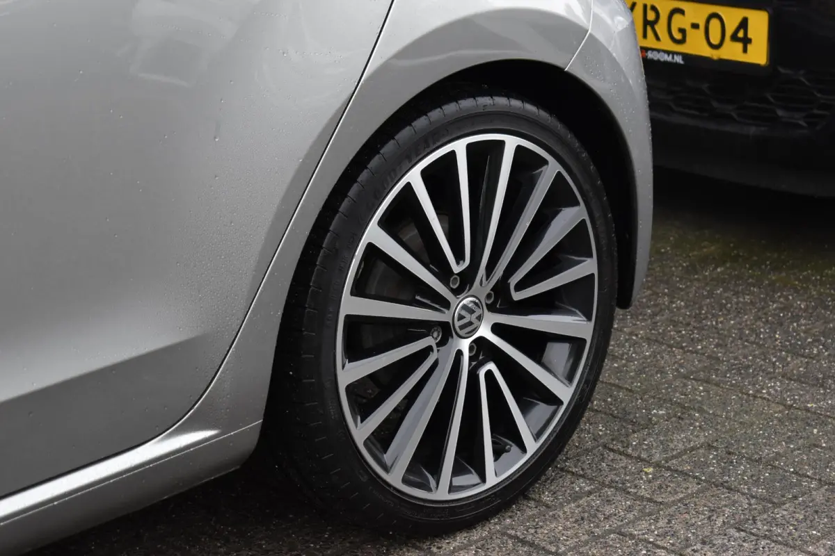 Up! 1.0 TSI BMT cross up! Airco Pano Stoelverwarming BBD