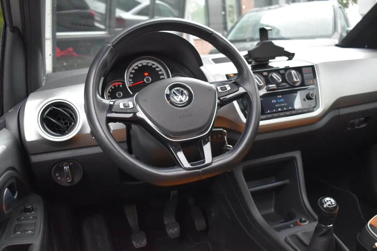 Up! 1.0 TSI BMT cross up! Airco Pano Stoelverwarming BBD