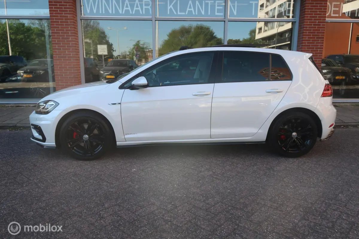1.5 TSI R-line Pano Carplay virtual cockpit