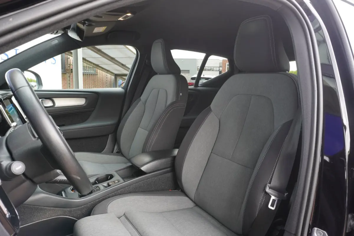 1.5 T4 Inscription / LED / Navi /1EIG /Virtual /stuur&stoel-verw/ Camera / 19"LMV / Verw-voorruit / = SUPER !!