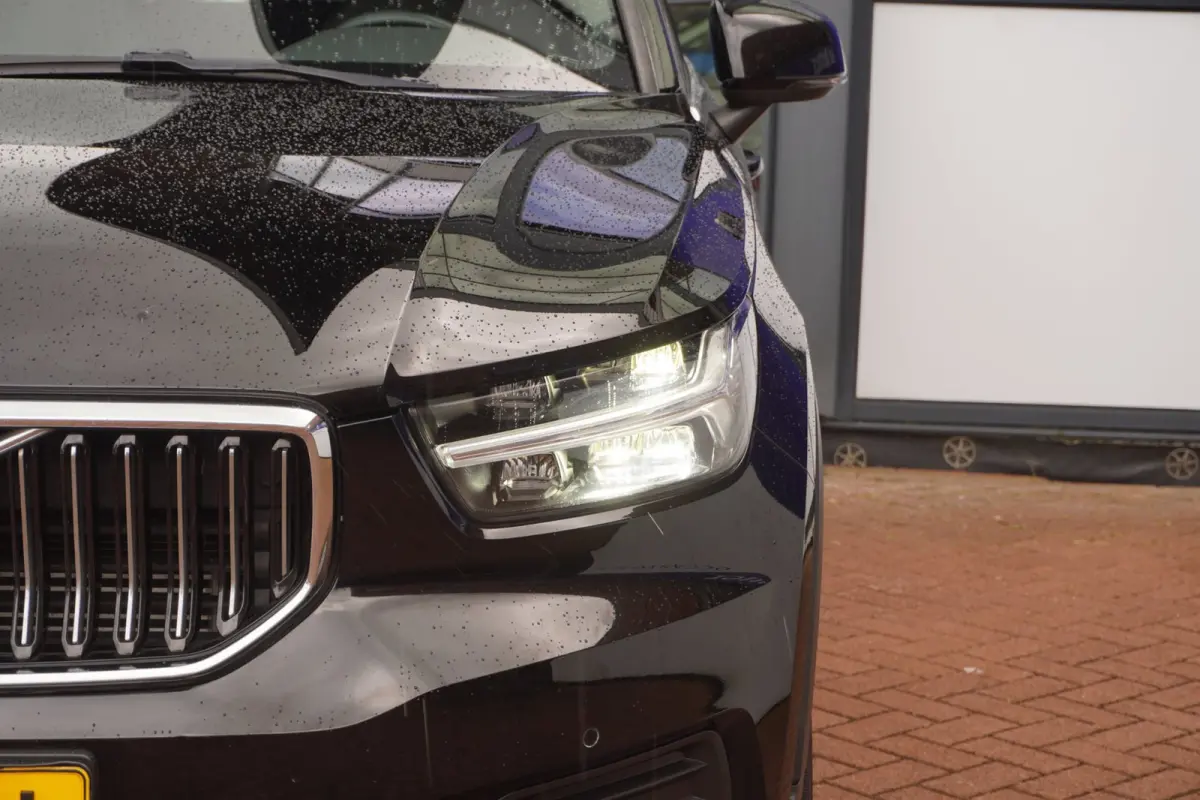1.5 T4 Inscription / LED / Navi /1EIG /Virtual /stuur&stoel-verw/ Camera / 19"LMV / Verw-voorruit / = SUPER !!