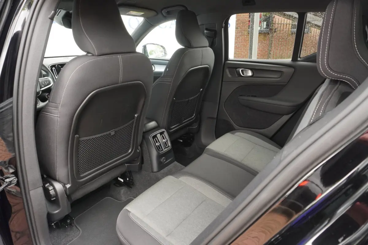1.5 T4 Inscription / LED / Navi /1EIG /Virtual /stuur&stoel-verw/ Camera / 19"LMV / Verw-voorruit / = SUPER !!