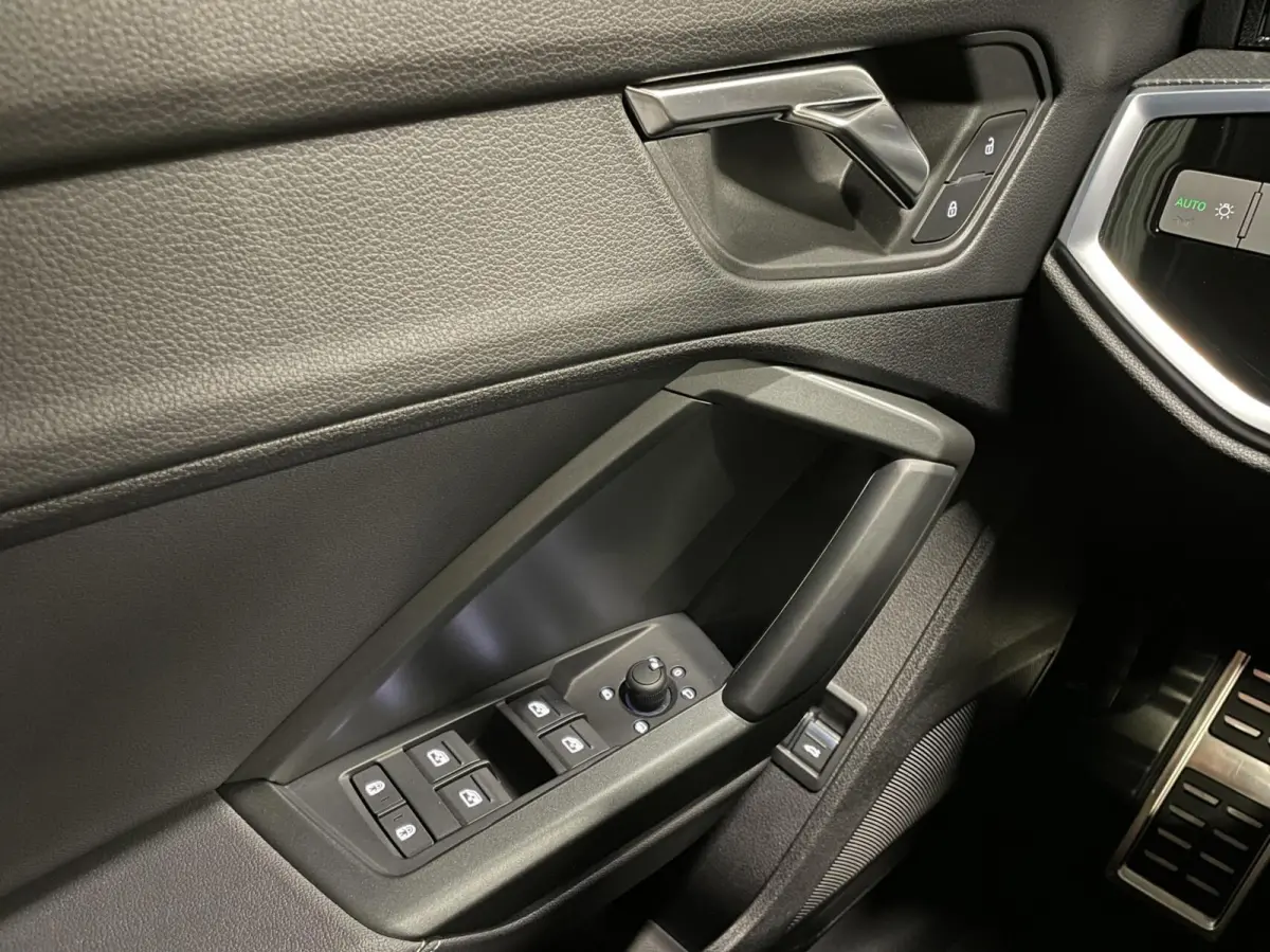 45 TFSI e 3x S-Line 245 PK/ Cam/ Keyless/ 19'LMV/ Leder