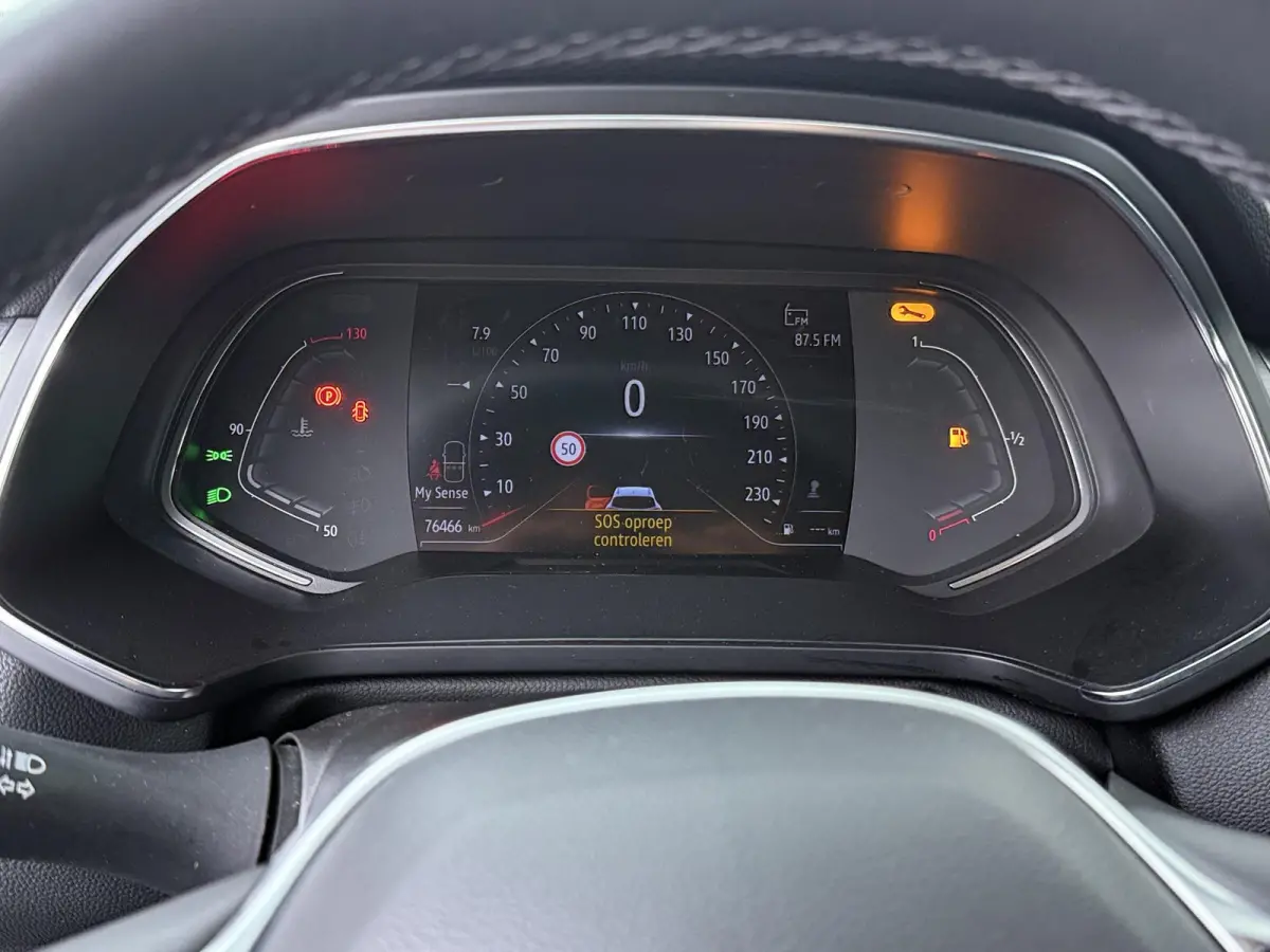 TCe 100 Intens | Navigatie | Apple CarPlay/Android Auto | Climate Control | Parkeersensoren |
