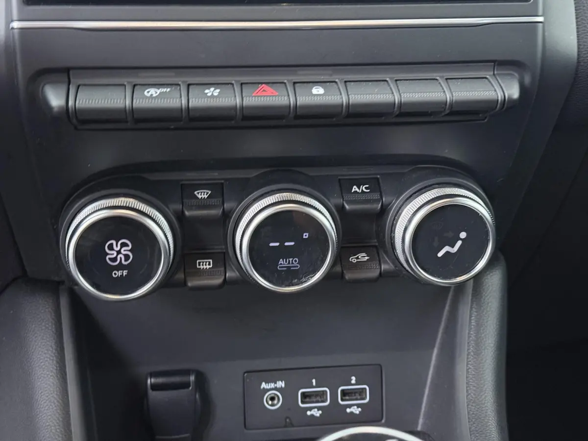 TCe 100 Intens | Navigatie | Apple CarPlay/Android Auto | Climate Control | Parkeersensoren |