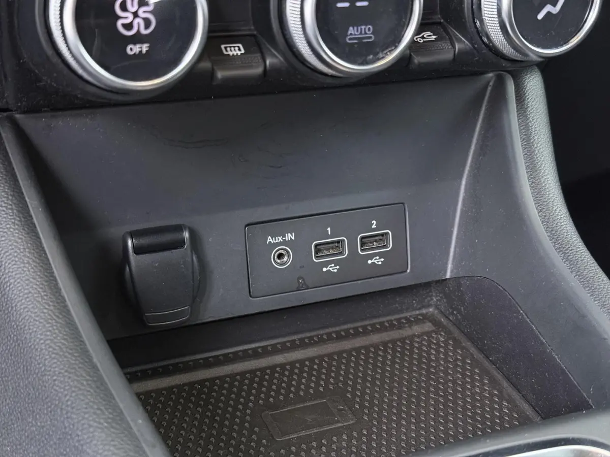 TCe 100 Intens | Navigatie | Apple CarPlay/Android Auto | Climate Control | Parkeersensoren |
