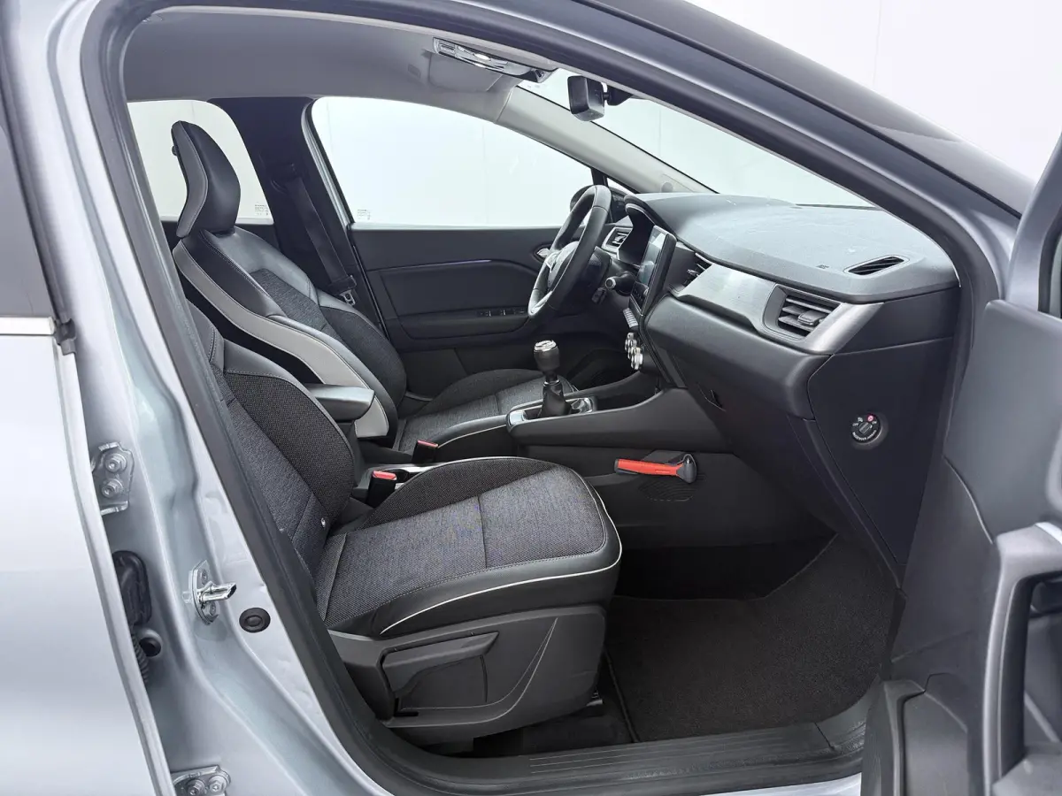 TCe 100 Intens | Navigatie | Apple CarPlay/Android Auto | Climate Control | Parkeersensoren |