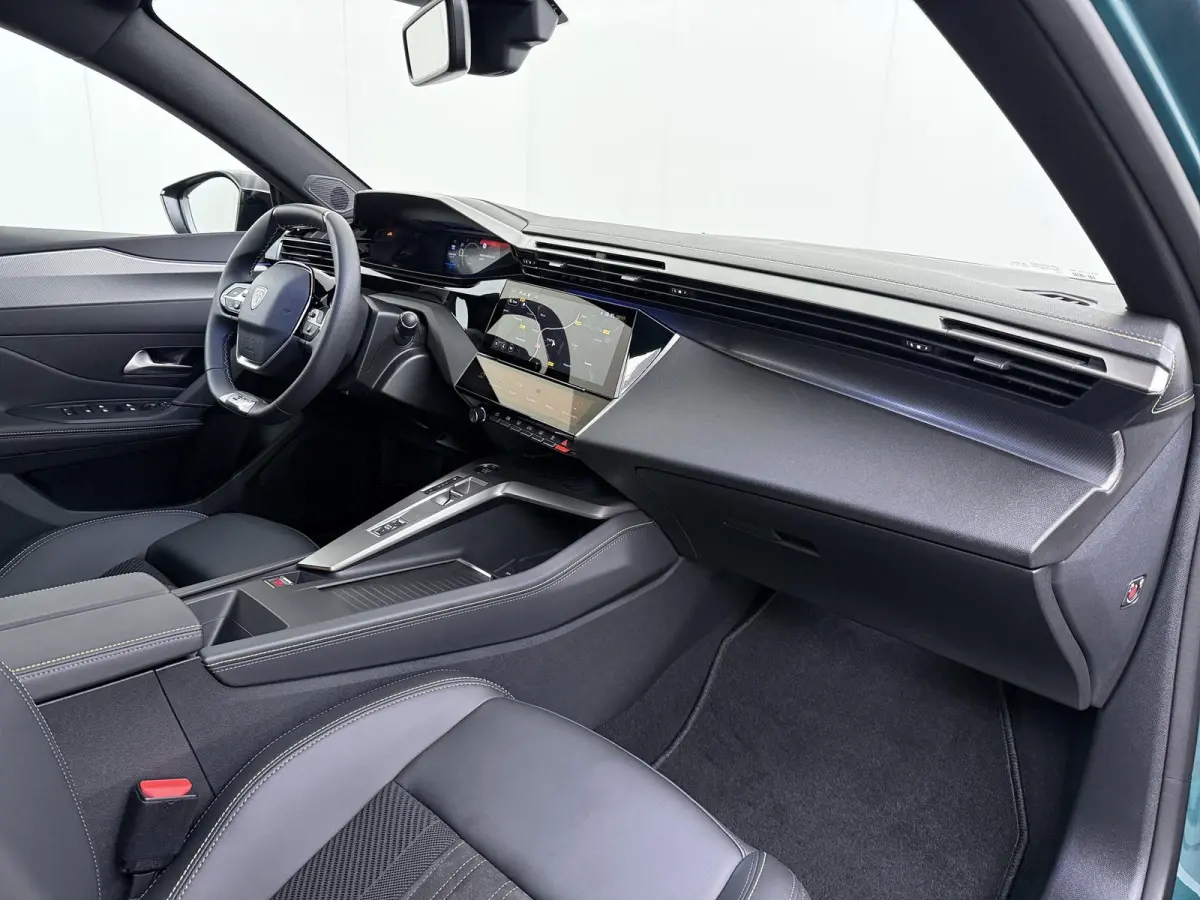GT Avantage EV 54 kWh | Accu 98% | Alcantara bekleding en elektrisch verstelbare bestuurdersstoel | Navigatie | Elektrische achterklep | Camera rondom | Cruise control adaptief | Apple Carpl