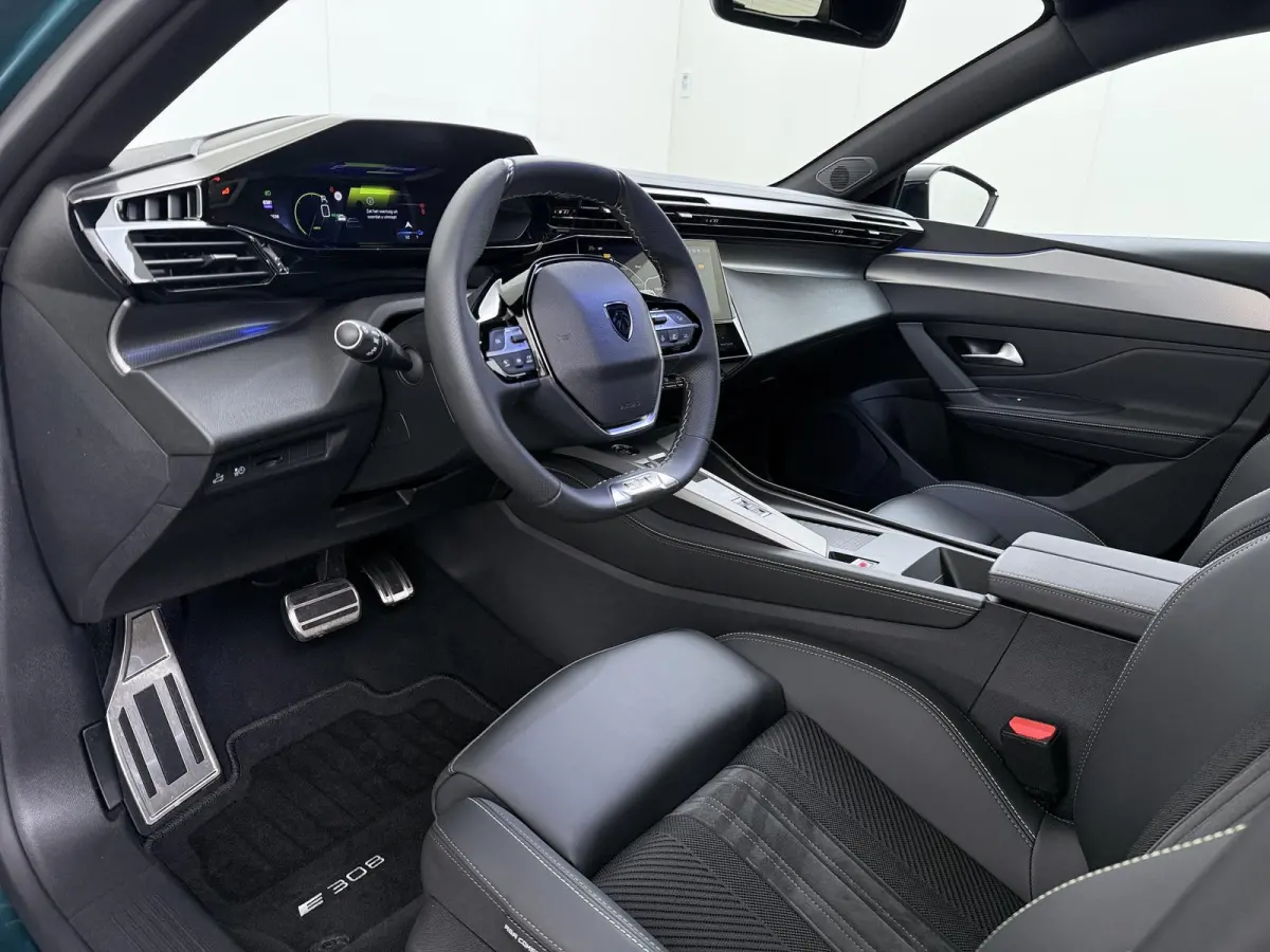 GT Avantage EV 54 kWh | Accu 98% | Alcantara bekleding en elektrisch verstelbare bestuurdersstoel | Navigatie | Elektrische achterklep | Camera rondom | Cruise control adaptief | Apple Carpl