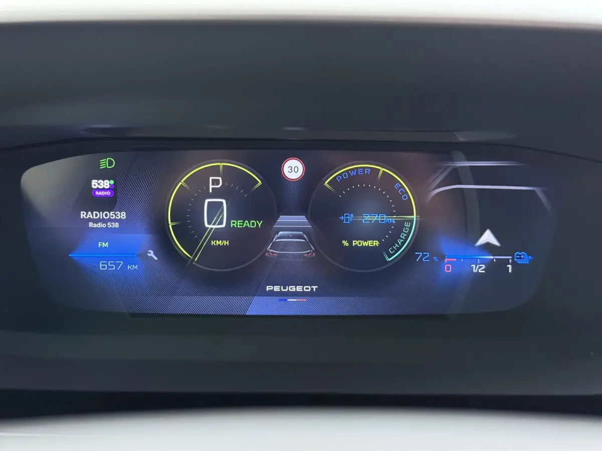 GT Avantage EV 54 kWh | Accu 98% | Alcantara bekleding en elektrisch verstelbare bestuurdersstoel | Navigatie | Elektrische achterklep | Camera rondom | Cruise control adaptief | Apple Carpl