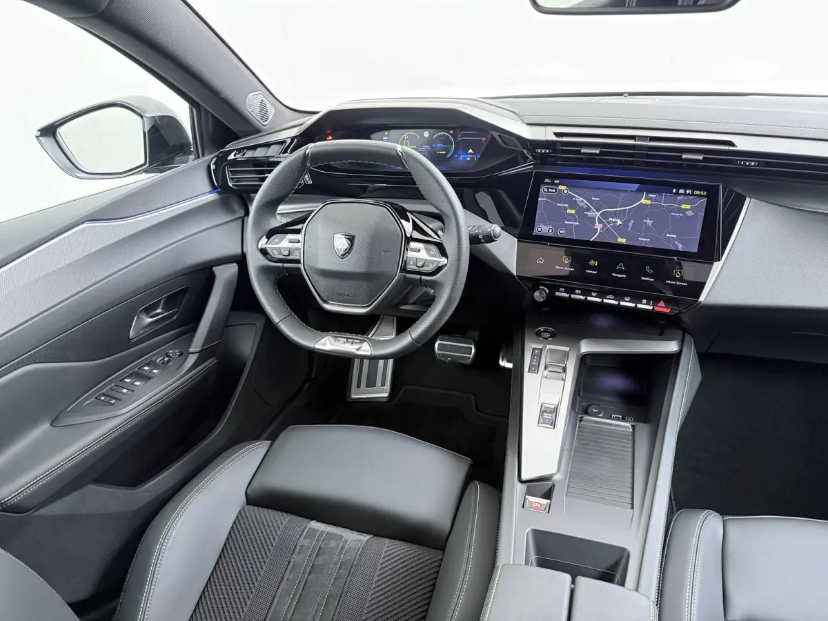 GT Avantage EV 54 kWh | Accu 98% | Alcantara bekleding en elektrisch verstelbare bestuurdersstoel | Navigatie | Elektrische achterklep | Camera rondom | Cruise control adaptief | Apple Carpl