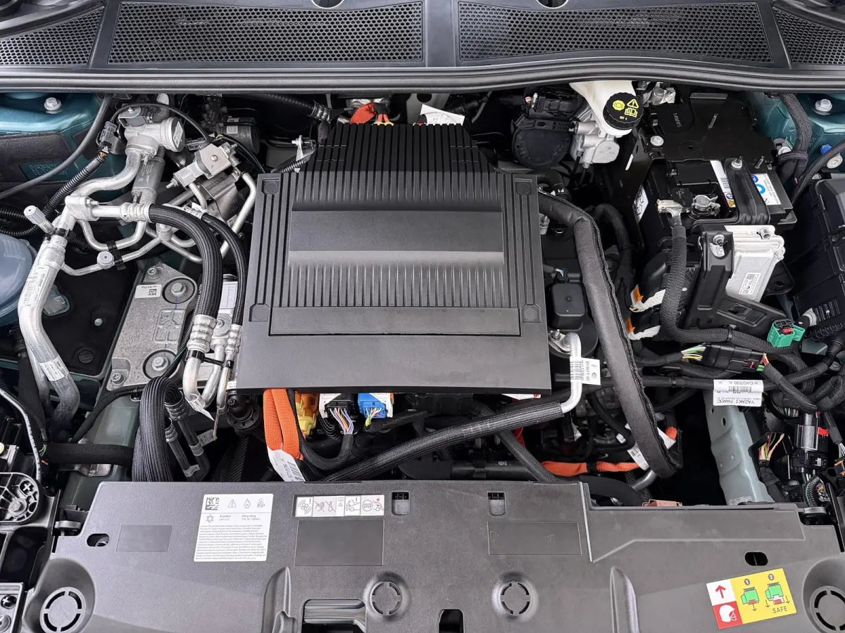 GT Avantage EV 54 kWh | Accu 98% | Alcantara bekleding en elektrisch verstelbare bestuurdersstoel | Navigatie | Elektrische achterklep | Camera rondom | Cruise control adaptief | Apple Carpl