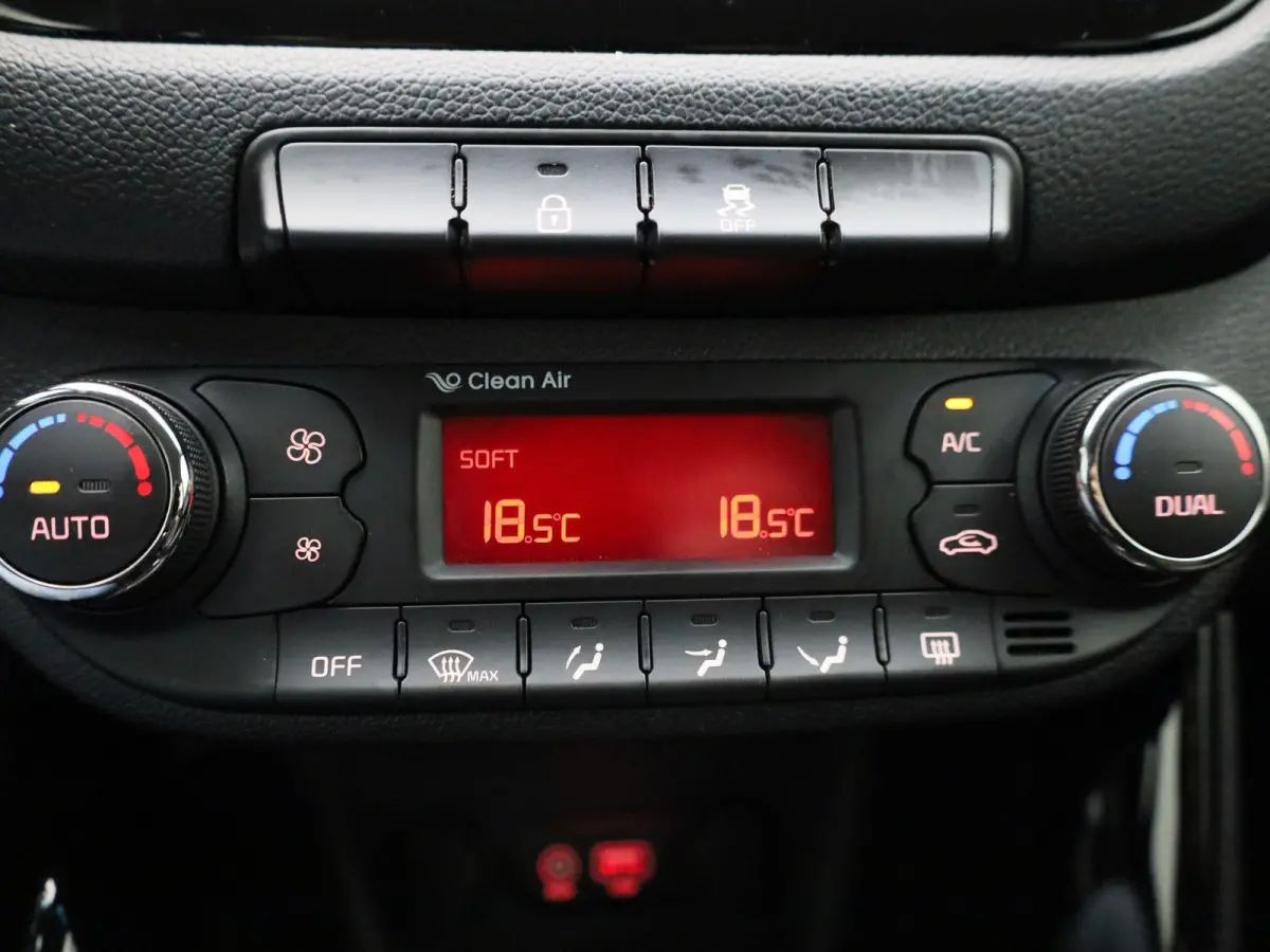 cee'd 1.0 T-GDi DynamicLine | Navigatie | Camera | Cruise Control | Climate Control |