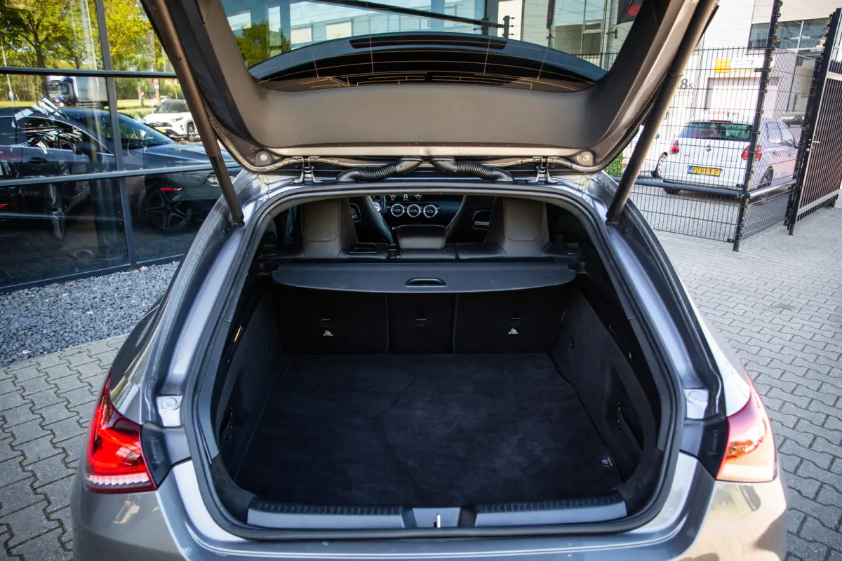 180 Premium Plus AMG , Virtual cockpit, Achteruitrijcamera, Sfeerverlichting, BTW