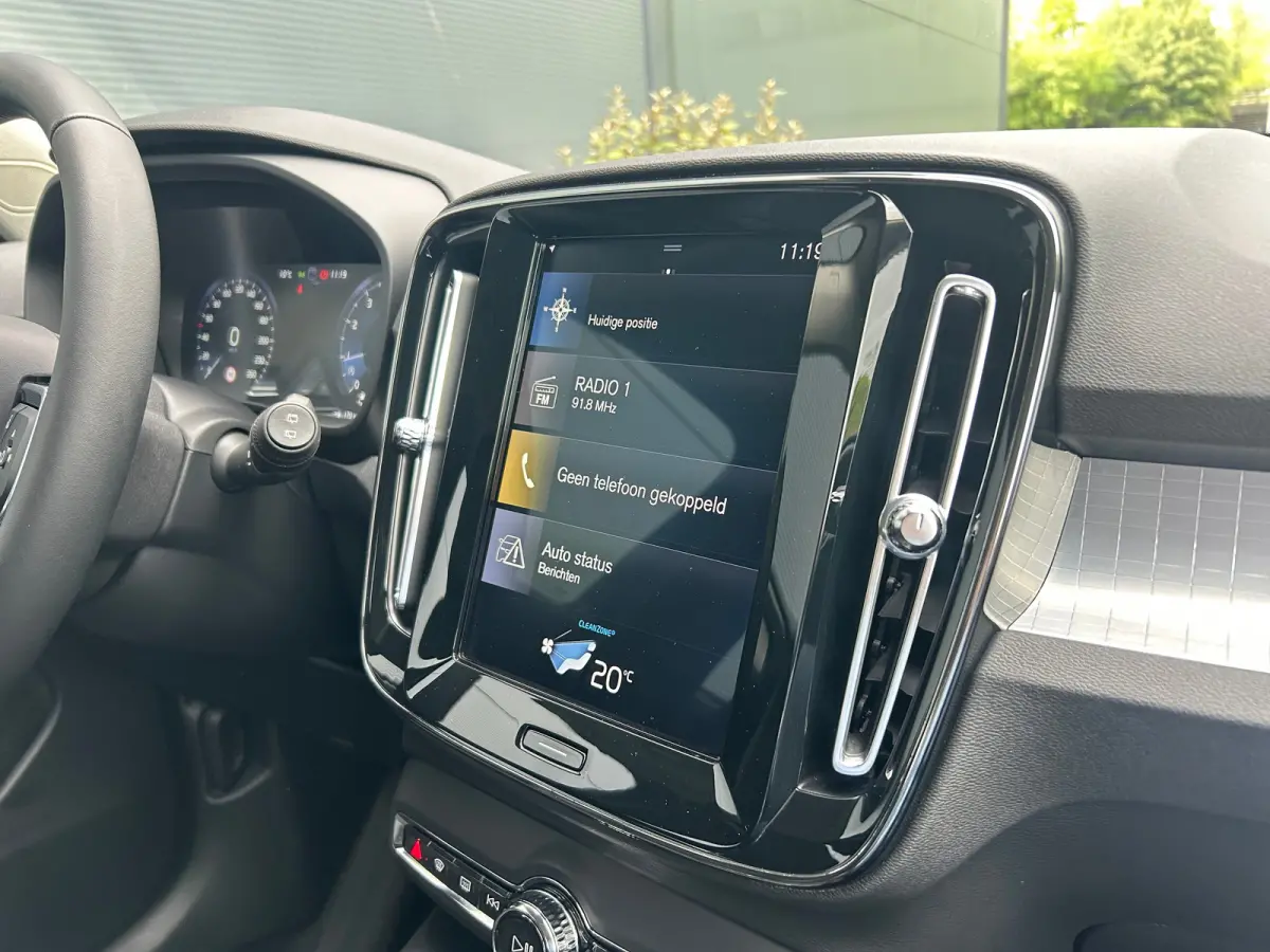 1.5 T3 Momentum | Camera | Cruise Control | Navigatie | Lane Assist | Spiegels dimmend |