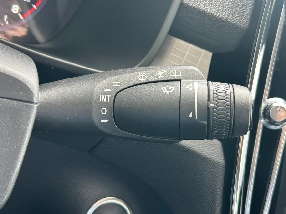 1.5 T3 Momentum | Camera | Cruise Control | Navigatie | Lane Assist | Spiegels dimmend |