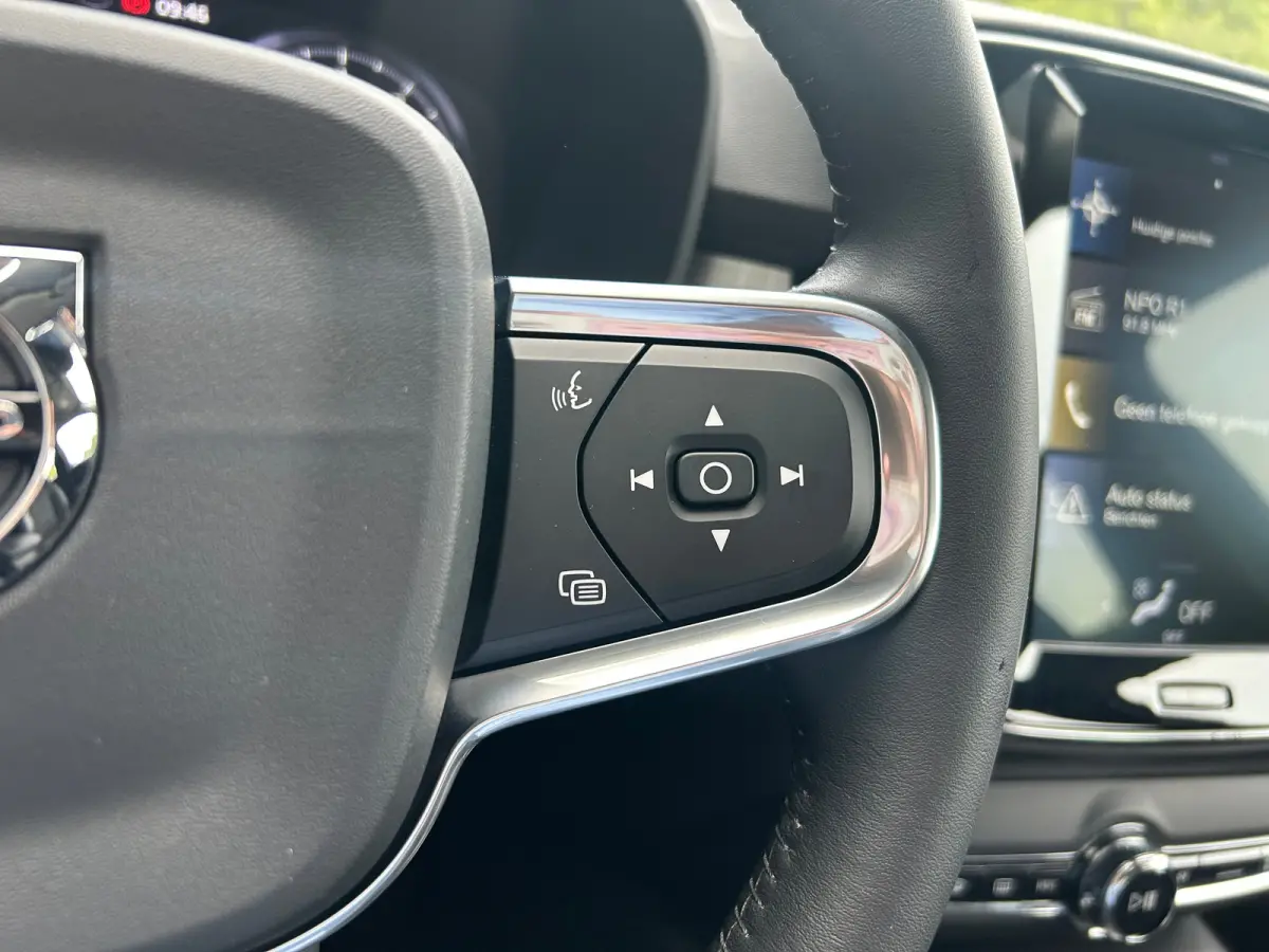 1.5 T3 Momentum | Camera | Cruise Control | Navigatie | Lane Assist | Spiegels dimmend |