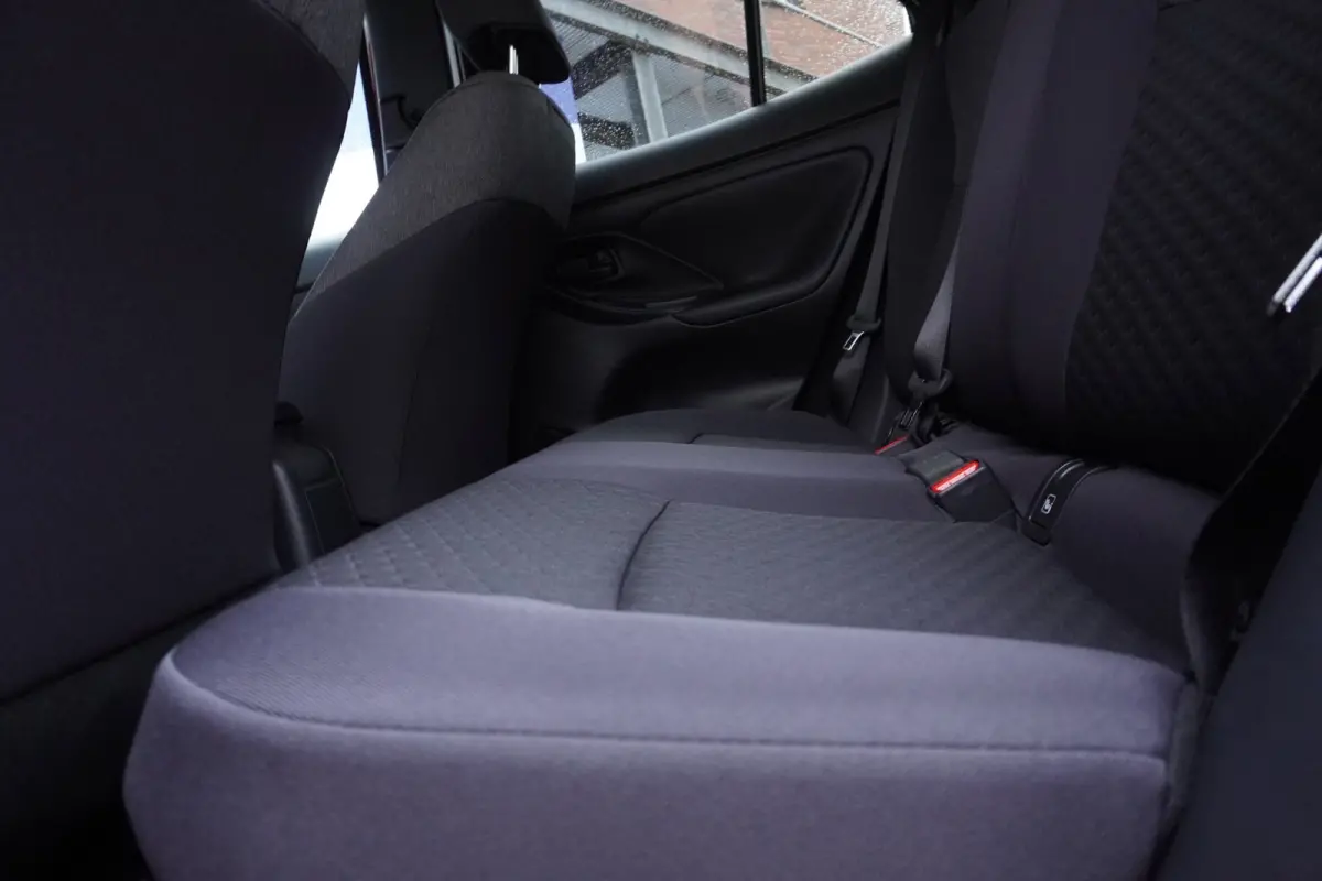 1.5 Hybrid 130 Dynamic / stoel&stuurverw/Comfortpack / NIEUW / Emotional Red premium metallic / = MEI 2026 !!