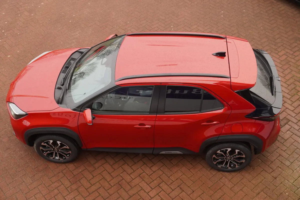 1.5 Hybrid 130 Dynamic / stoel&stuurverw/Comfortpack / NIEUW / Emotional Red premium metallic / = MEI 2026 !!