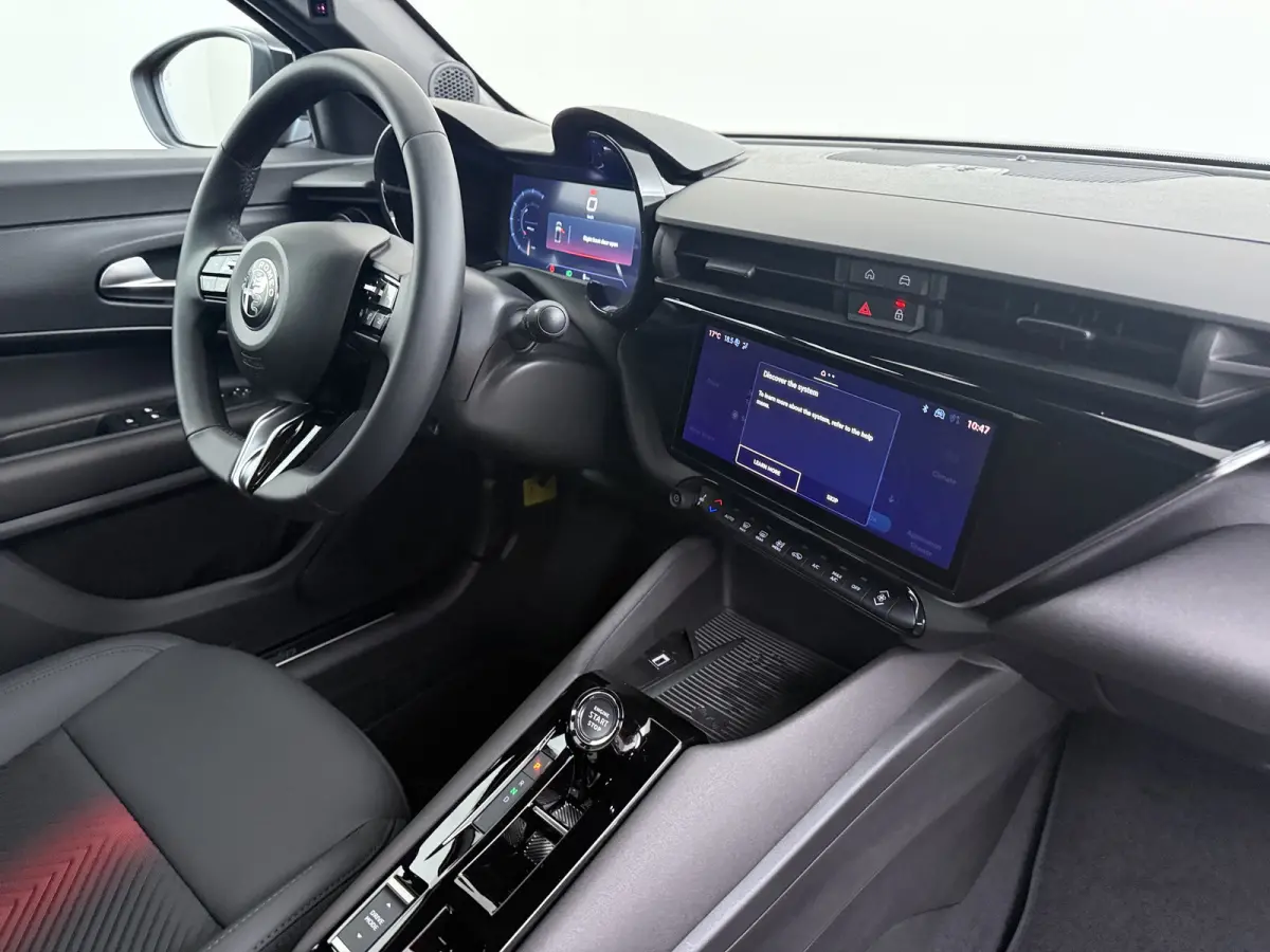 Ibrida Ti | 10,1" infotainment systeem | 10,25" digitaal instrumentarium | 18" lichtmetalen velgen - Fori