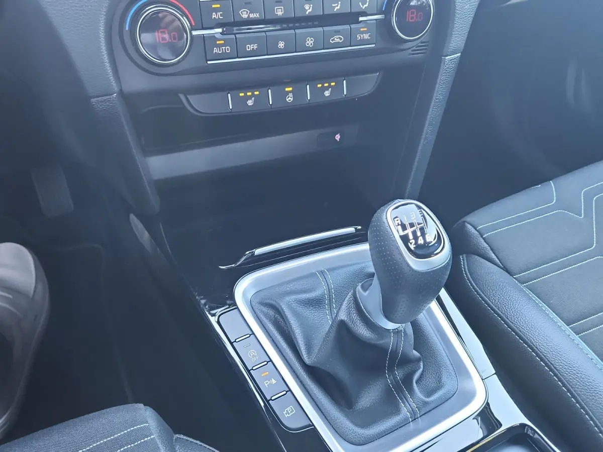 1.0 T-GDi Design Edition | Camera | Keyless | JBL Audio | Navi | Stoel / Stuurverwarming | Apple Carplay | Android Auto |