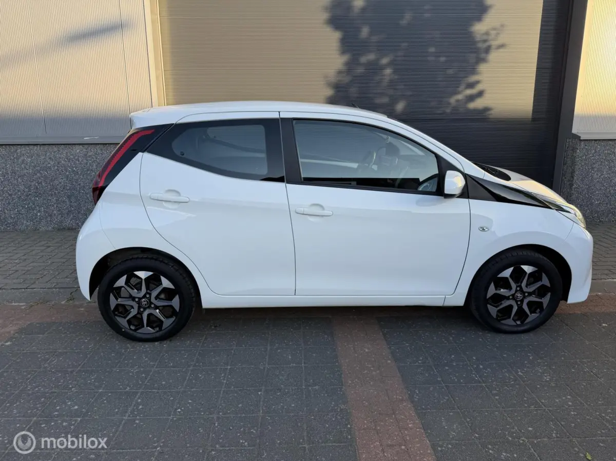 1.0 VVT-i Carplay |Airco |Dealer Onderhouden