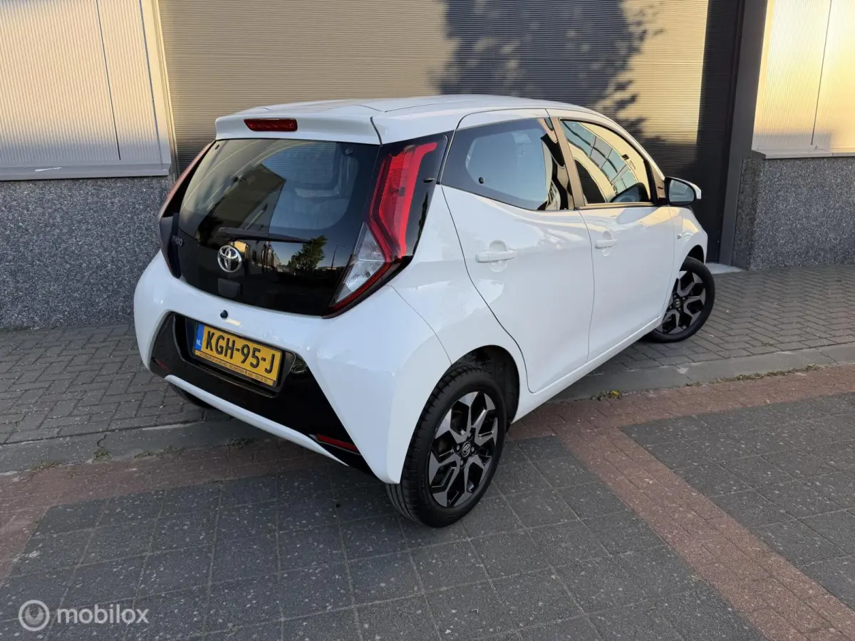 1.0 VVT-i Carplay |Airco |Dealer Onderhouden
