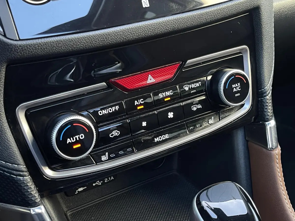 2.0i e-BOXER Premium | Navi | Clima | 360° Camera | Elektr. Achterklep | Panoramadak | Leder | Stoelverwarming |
