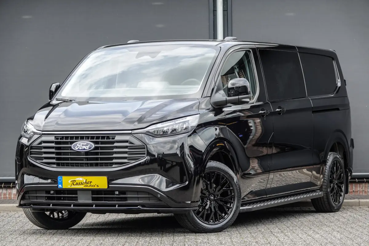 L2H1 Dubbel Cabine 2.5PHEV 233Pk Aut. | Limited | Plug In Hybrid | 360° Camera | 2x Schuifdeur | Spoilerpack | 19'' | Agate Black
