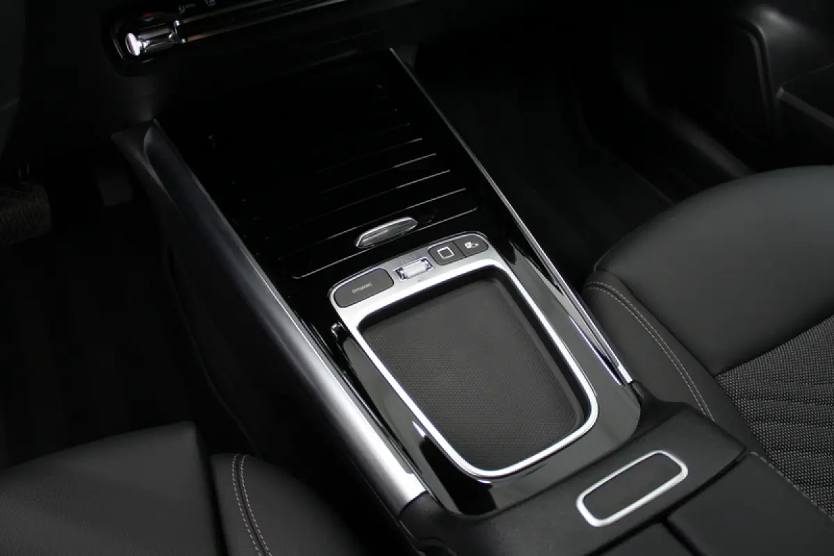 250 e Star Edition Luxury Line 164PK, AUTOMAAT | HYBRIDE | DEELS LEER | SFEERVERLICHTING | ELEC-ACHTERKLEP | CARPLAY