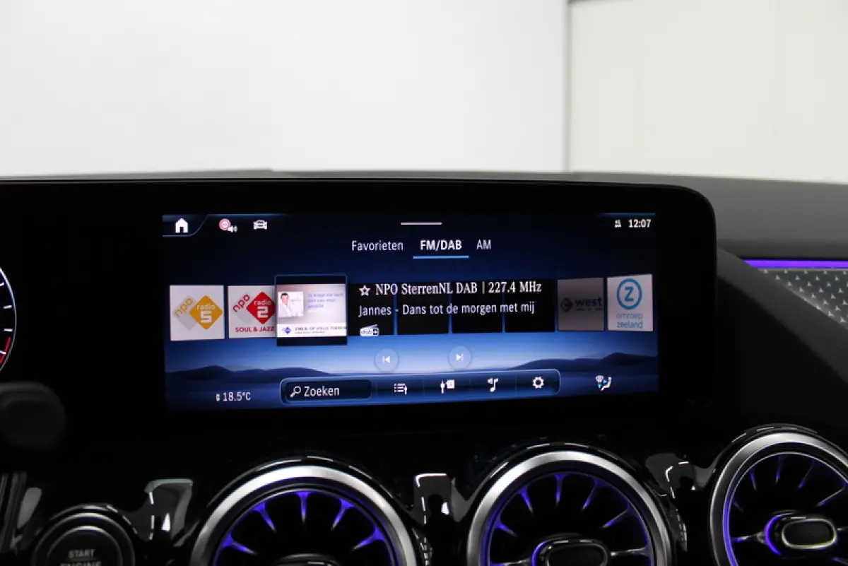 250 e Star Edition Luxury Line 164PK, AUTOMAAT | HYBRIDE | DEELS LEER | SFEERVERLICHTING | ELEC-ACHTERKLEP | CARPLAY