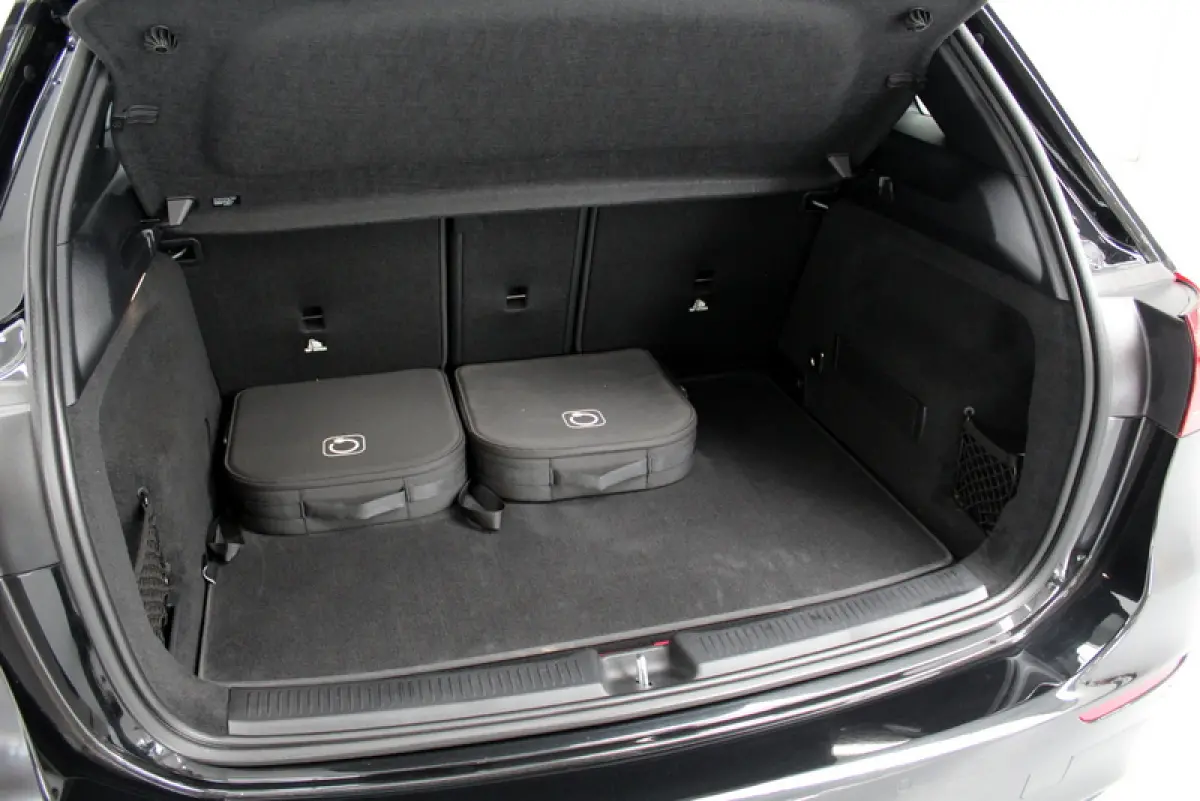 250 e Star Edition Luxury Line 164PK, AUTOMAAT | HYBRIDE | DEELS LEER | SFEERVERLICHTING | ELEC-ACHTERKLEP | CARPLAY