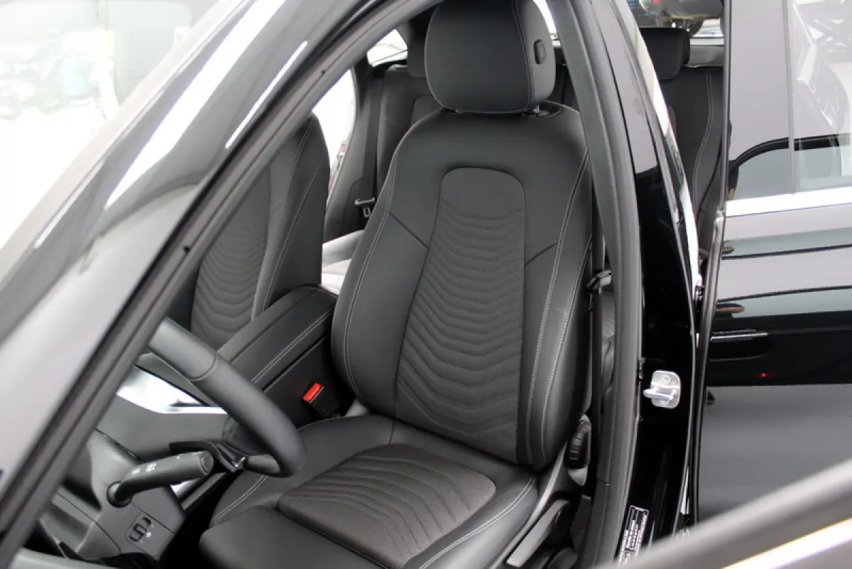 250 e Star Edition Luxury Line 164PK, AUTOMAAT | HYBRIDE | DEELS LEER | SFEERVERLICHTING | ELEC-ACHTERKLEP | CARPLAY