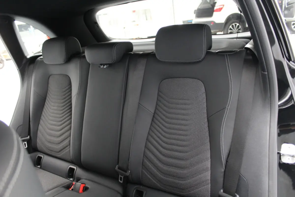250 e Star Edition Luxury Line 164PK, AUTOMAAT | HYBRIDE | DEELS LEER | SFEERVERLICHTING | ELEC-ACHTERKLEP | CARPLAY