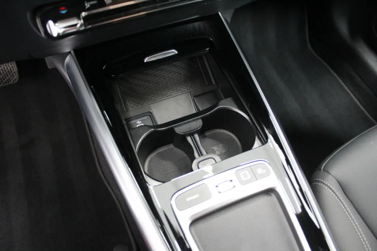 250 e Star Edition Luxury Line 164PK, AUTOMAAT | HYBRIDE | DEELS LEER | SFEERVERLICHTING | ELEC-ACHTERKLEP | CARPLAY