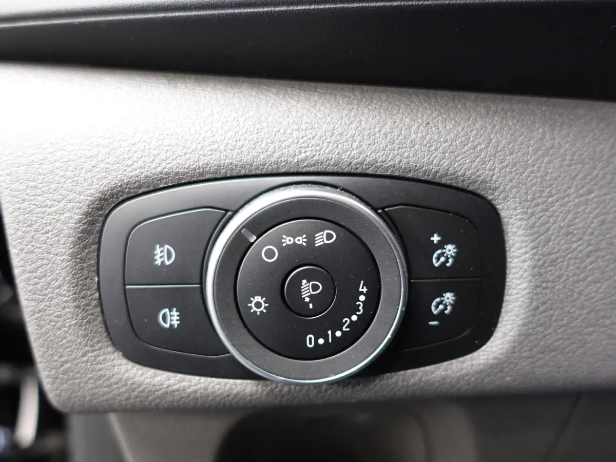 300 2.0 TDCI L2H1 Trend Automaat Airco Navi Cruisecontrol Camera Parkeersensoren Trekhaak