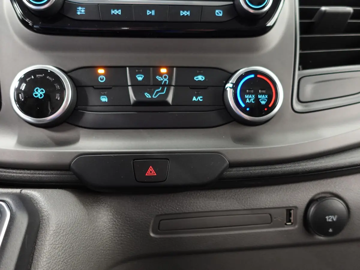 300 2.0 TDCI L2H1 Trend Automaat Airco Navi Cruisecontrol Camera Parkeersensoren Trekhaak