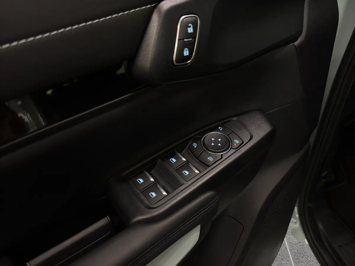 Stormtrak 2.3 PHEV 279pk | Power Rollertop | 0,99% Financial Lease | 3.500 kg trekgewicht | Trekhaak | PHEV | Direct leverbaar |
