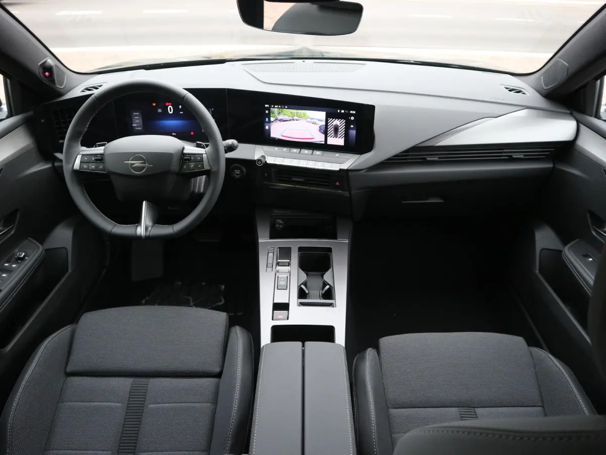1.2 Turbo Hybrid GS / Stuur & Stoelverwarming / LED / Keyless