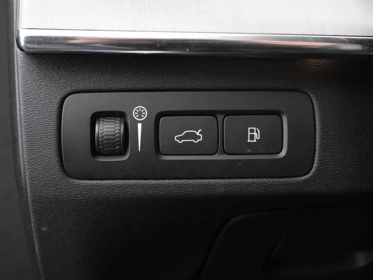 2.0 T8 Recharge 391pk AWD Inscription Expression Luchtvering Trekhaak Navigatie Camera 360 Climate Control