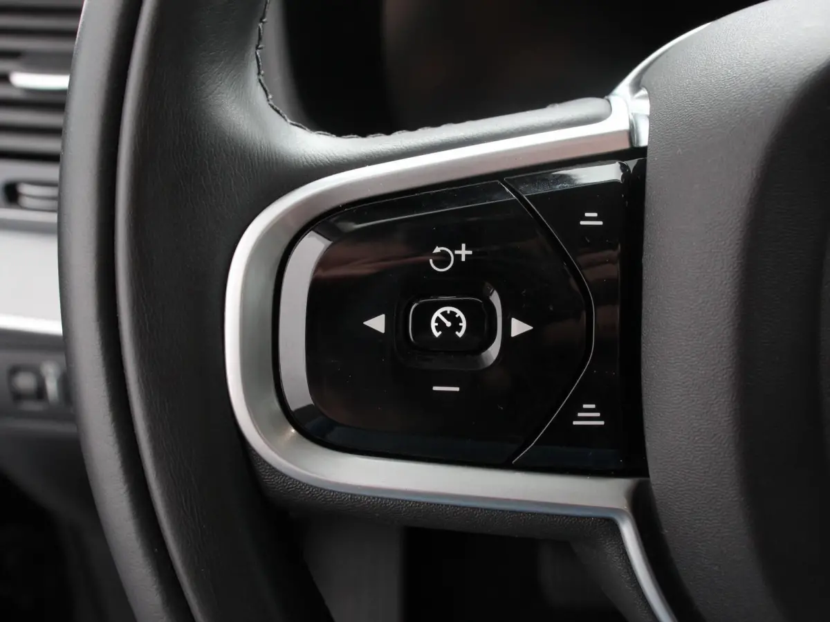 2.0 T8 Recharge 391pk AWD Inscription Expression Luchtvering Trekhaak Navigatie Camera 360 Climate Control