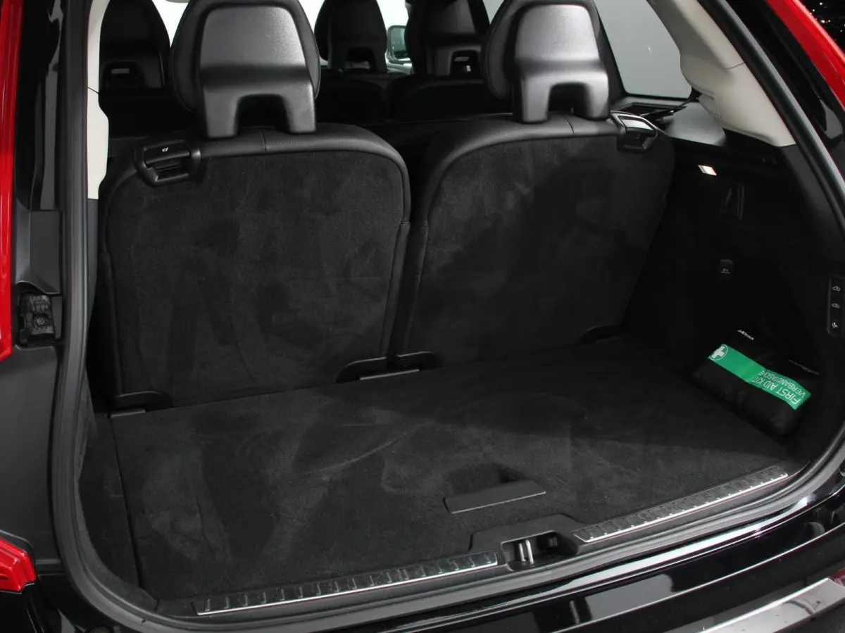 2.0 T8 Recharge 391pk AWD Inscription Expression Luchtvering Trekhaak Navigatie Camera 360 Climate Control