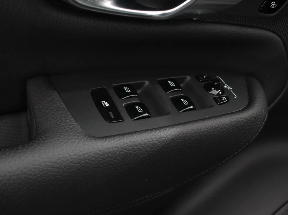 2.0 T8 Recharge 391pk AWD Inscription Expression Luchtvering Trekhaak Navigatie Camera 360 Climate Control