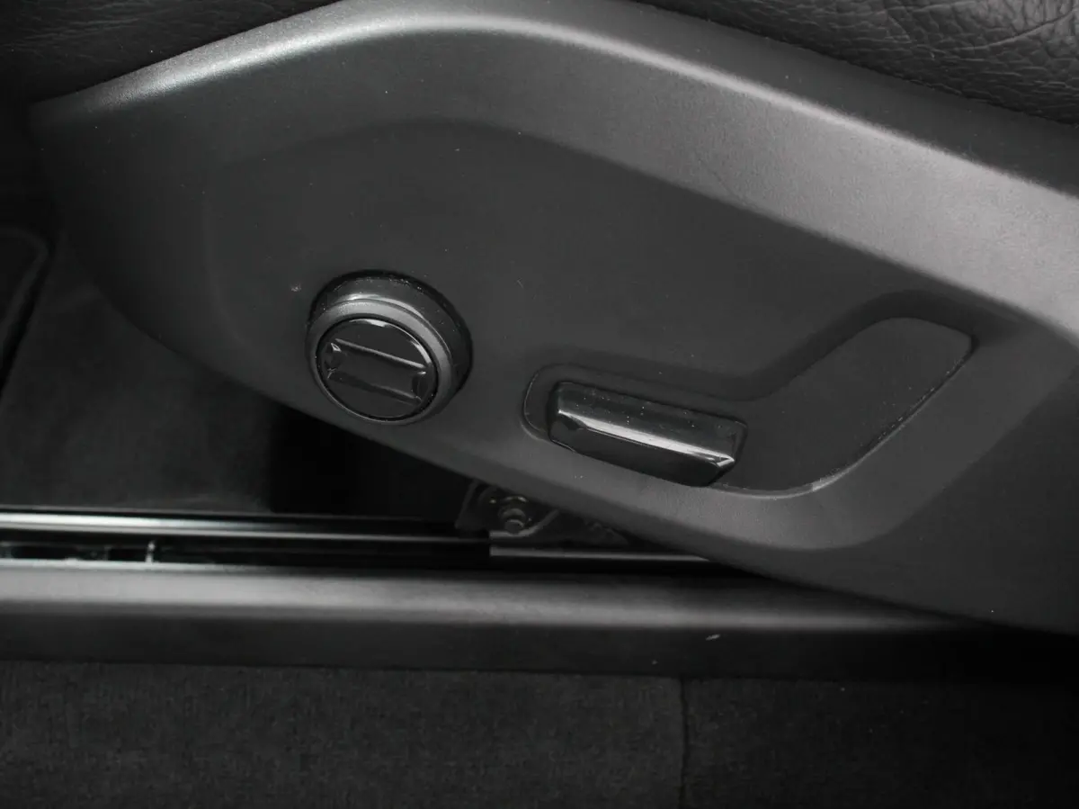2.0 T8 Recharge 391pk AWD Inscription Expression Luchtvering Trekhaak Navigatie Camera 360 Climate Control