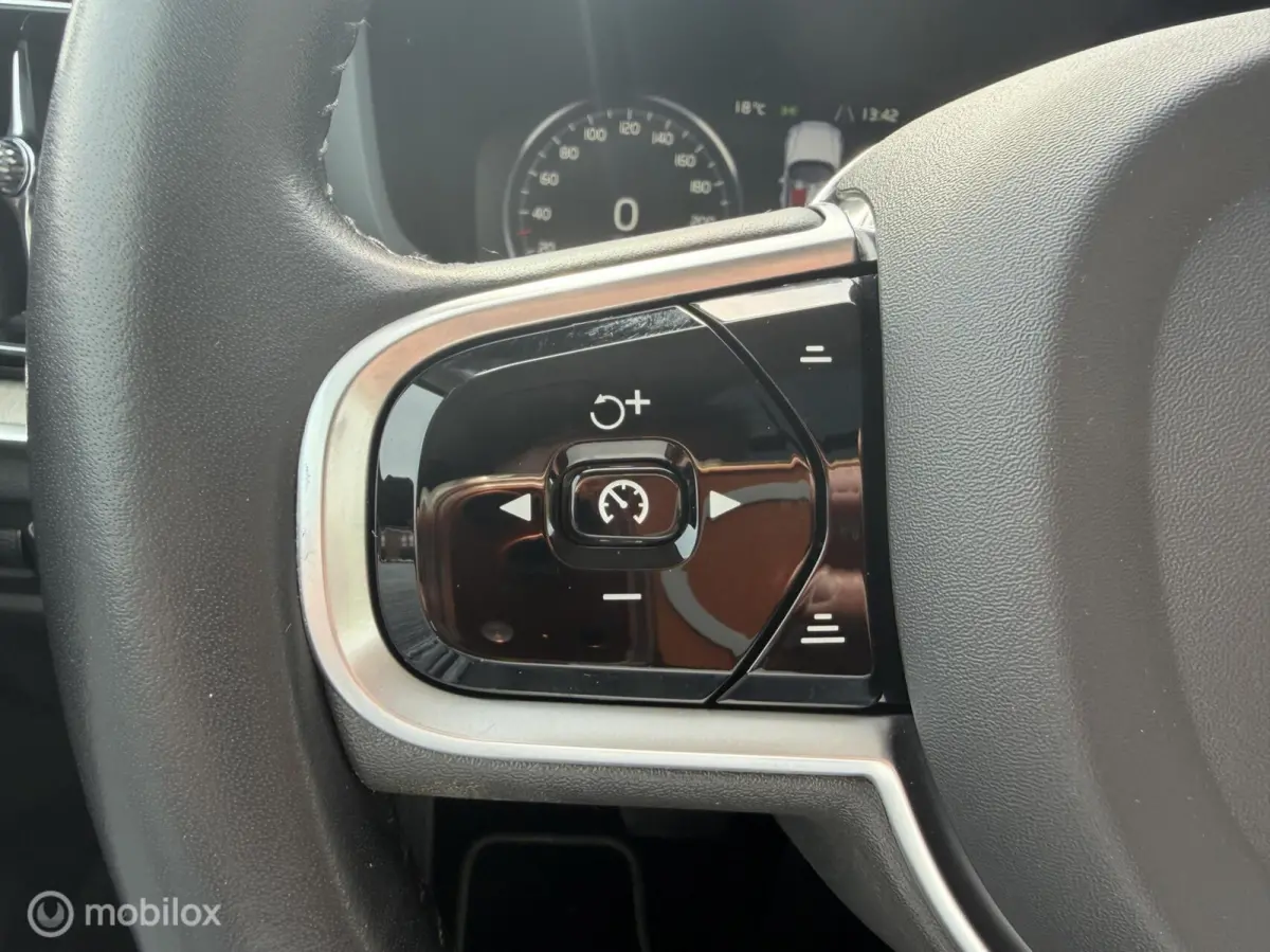 2.0 T8 Twin Engine AWD Inscription PANO/LEER