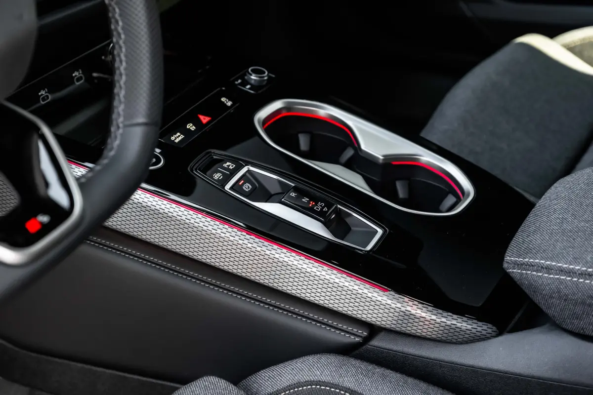 2.0 e-hybrid quattro S edition 299PK | Trekhaak | 4-wiel besturing | 360 Camera | Sfeer verlichting | Stoelverw. voor