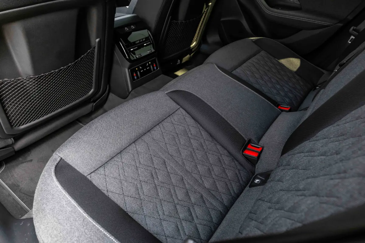 2.0 e-hybrid quattro S edition 299PK | Trekhaak | 4-wiel besturing | 360 Camera | Sfeer verlichting | Stoelverw. voor