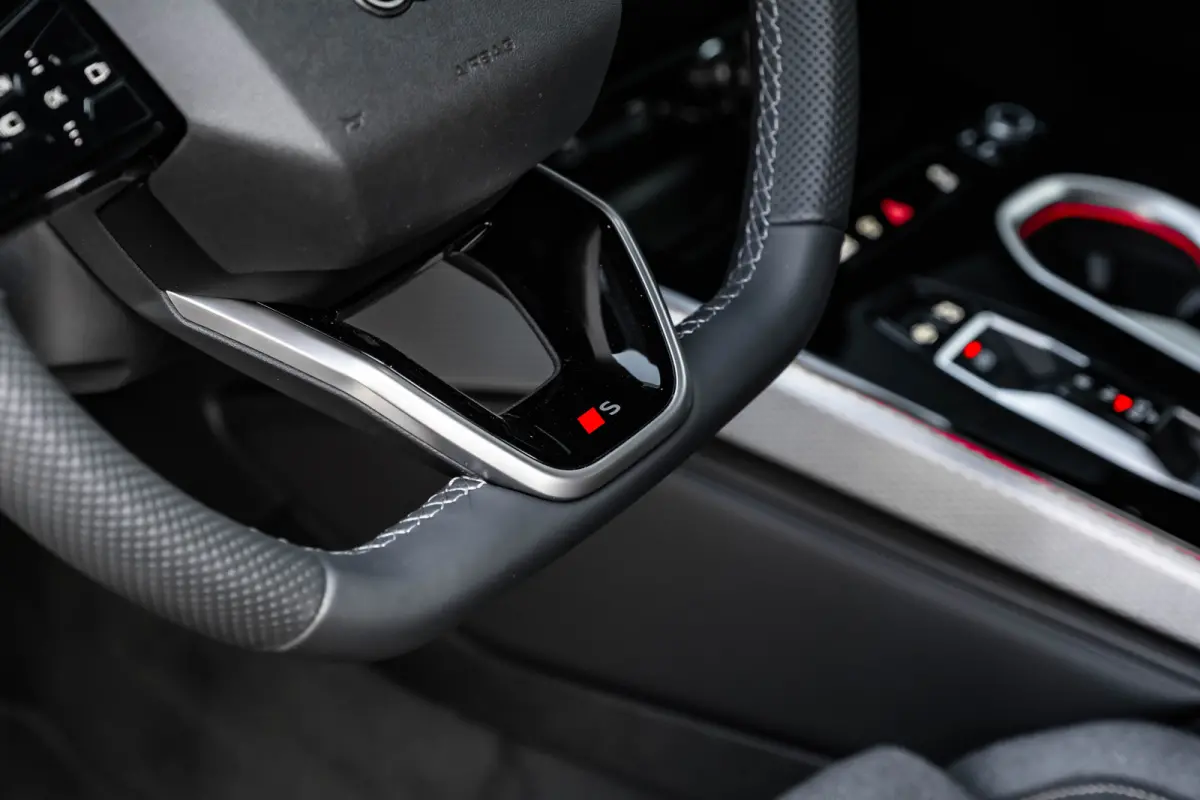 2.0 e-hybrid quattro S edition 299PK | Trekhaak | 4-wiel besturing | 360 Camera | Sfeer verlichting | Stoelverw. voor
