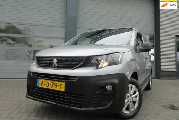 1.6 BleuHDI, 99pk, Navigatie, Camera, PDC, Cruisecontrol.
