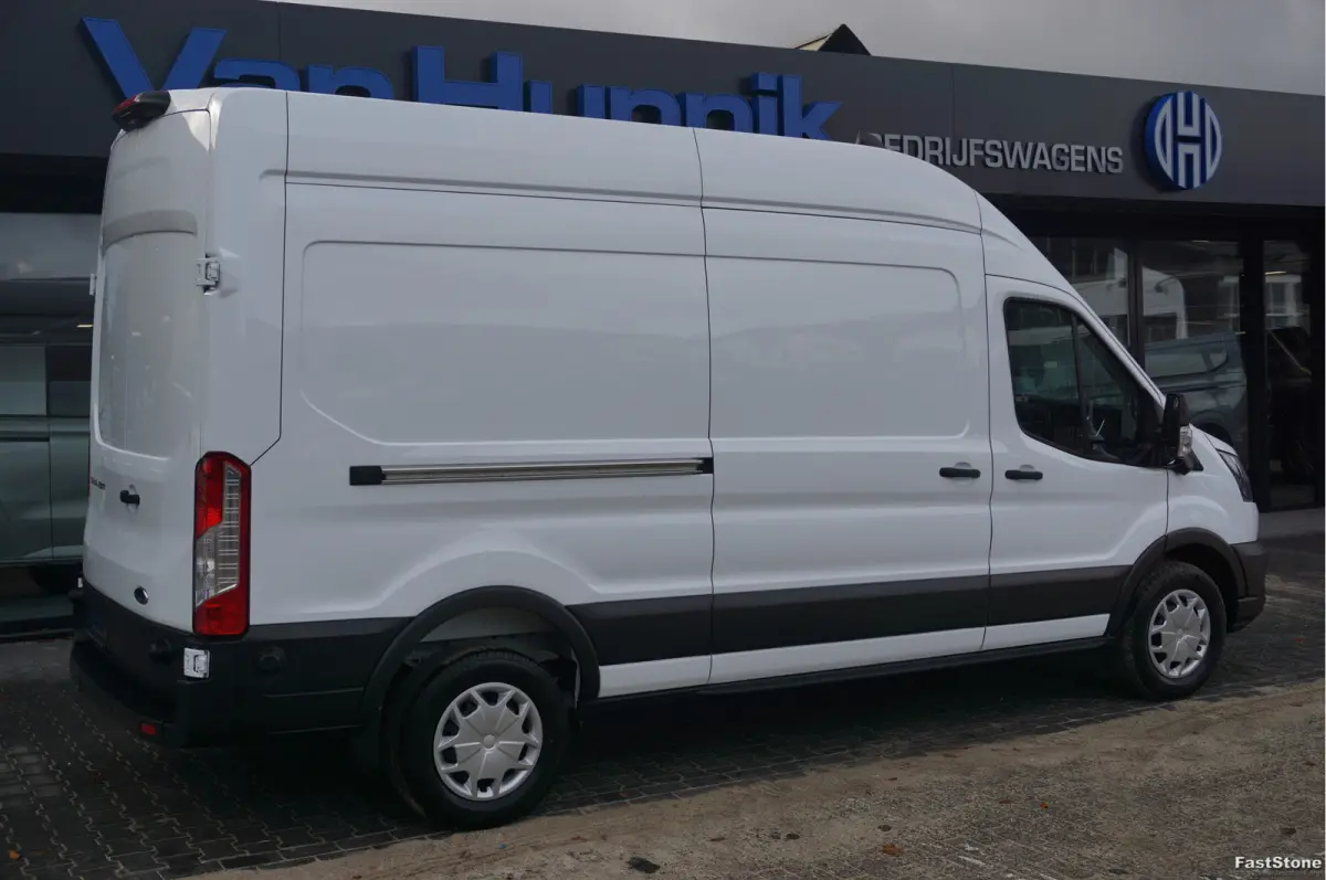 350L 130PK L3H3 BPM VRIJ!! Navi, 360° Camera, Adap. Cruise, 270° Deur!! NR. A10*